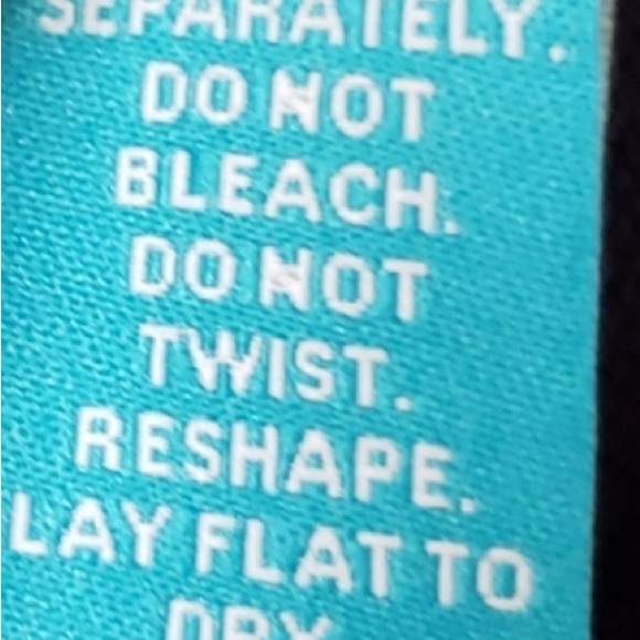 Tori Richard ⭐️NWT⭐️navy and pineapple sweater - Picture 6 of 9